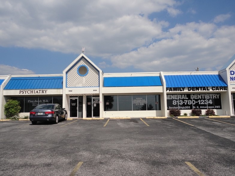 38184 Medical Center Ave, Zephyrhills, FL for lease - Primary Photo - Image 1 of 8