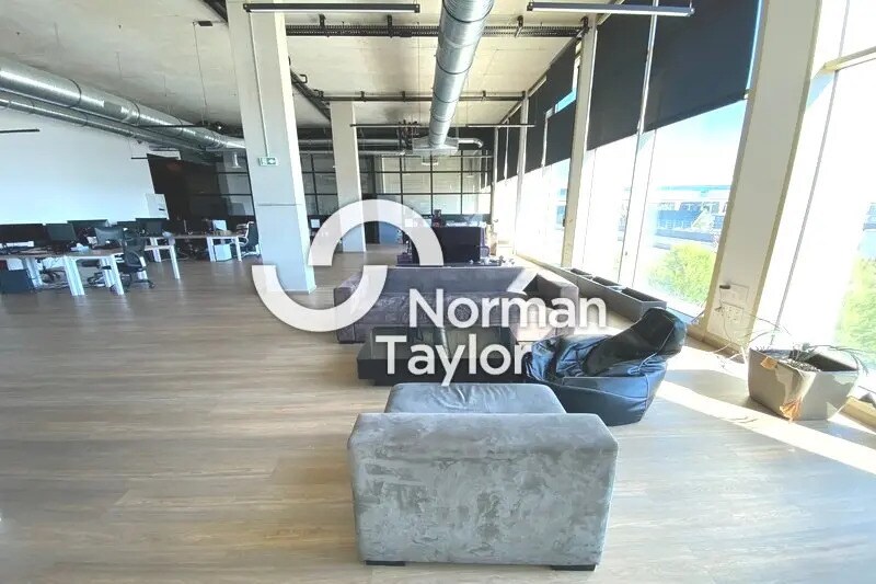 Office in Montpellier for lease - Interior Photo - Image 3 of 12