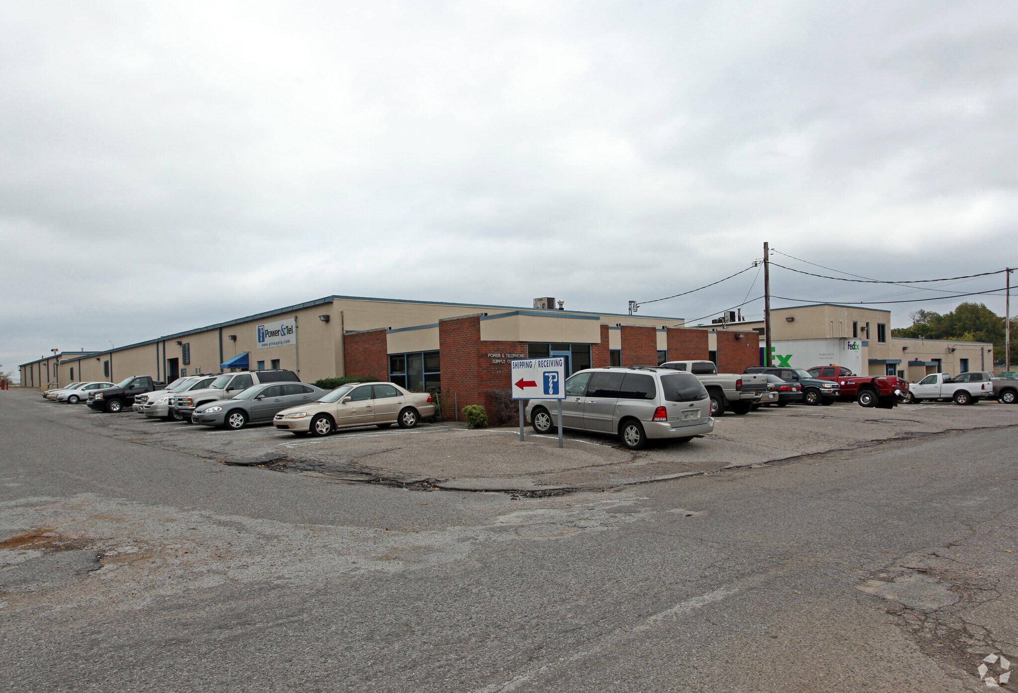 2690 Yale Ave, Memphis, TN for lease Primary Photo- Image 1 of 5