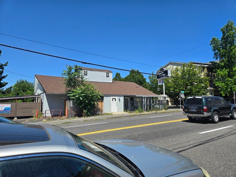 5844 E Burnside St, Portland, OR à vendre - Photo du bâtiment - Image 3 de 7
