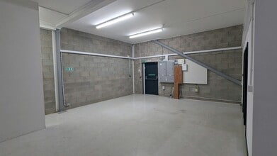 Blackhorse Rd, Exhall for lease Interior Photo- Image 1 of 7