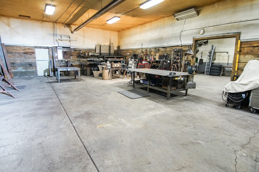 6101 S 2nd St, Tetonia, ID à vendre - Photo du bâtiment - Image 1 de 43