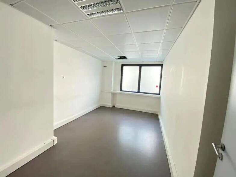 Office in Boulogne-Billancourt for lease - Interior Photo - Image 3 of 8
