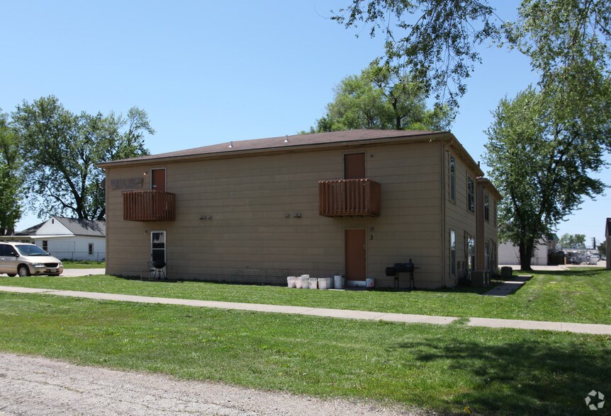 2031 NW Logan St, Topeka, KS à vendre - Photo du bâtiment - Image 2 de 2