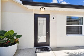 670 2nd St N, Safety Harbor, FL for lease Interior Photo- Image 1 of 15