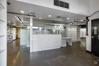 464 N Fairfax Ave, Los Angeles, CA for lease Interior Photo- Image 1 of 9