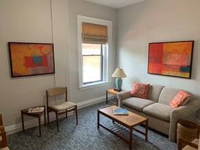 47-61 Langley Rd, Newton, MA à louer Photo intérieure- Image 2 de 5