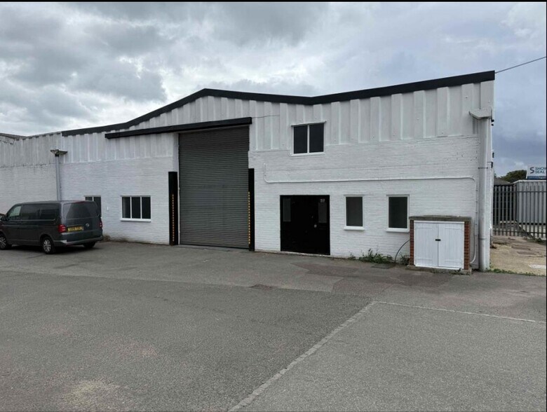 Vicarage Ln, Rochester à louer - Photo du bâtiment - Image 1 de 3