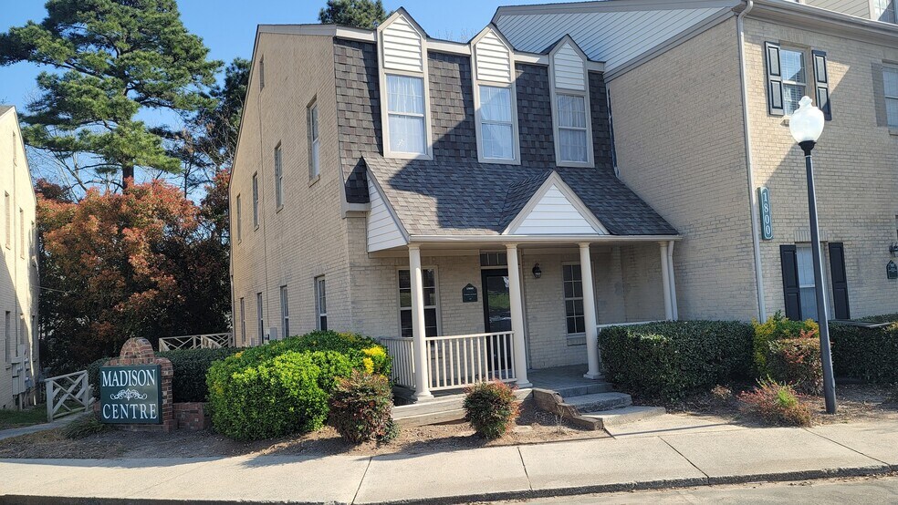 1800 Martin Luther King Jr Pky, Durham, NC à vendre - Photo du bâtiment - Image 2 de 11