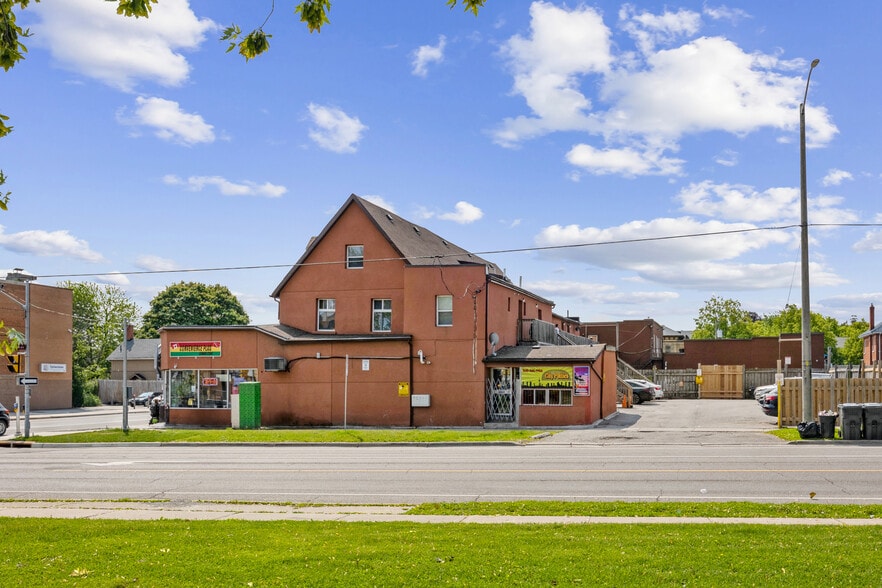 134-142 Simcoe St S, Oshawa, ON for lease - Building Photo - Image 3 of 3