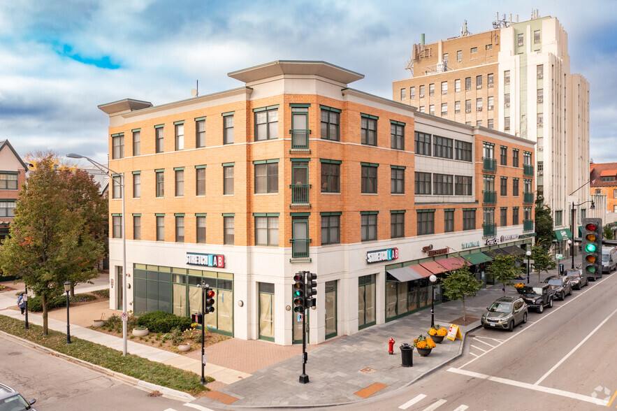 701-711 W Lake St, Oak Park, IL à louer - Photo principale - Image 1 de 15