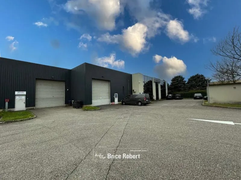 Flex in Genas for lease Building Photo- Image 1 of 33