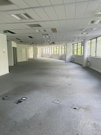 More details for 20 Rue Ampère, Massy - Office for Lease
