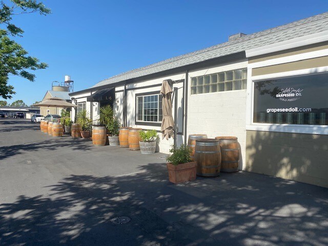 68 S Coombs St, Napa, CA à louer - Photo du bâtiment - Image 3 de 20