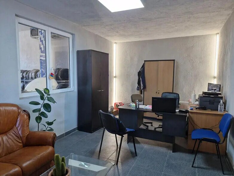 Flex in Roanne for sale - Building Photo - Image 3 of 6