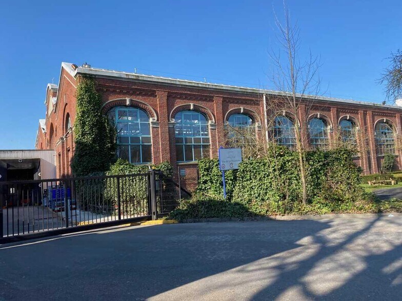 Bureau dans La Madeleine à louer - Photo du bâtiment - Image 1 de 12
