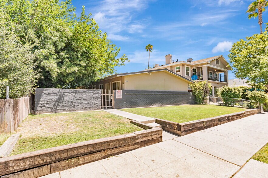 360 N Calaveras St, Fresno, CA à vendre - Photo du bâtiment - Image 1 de 24