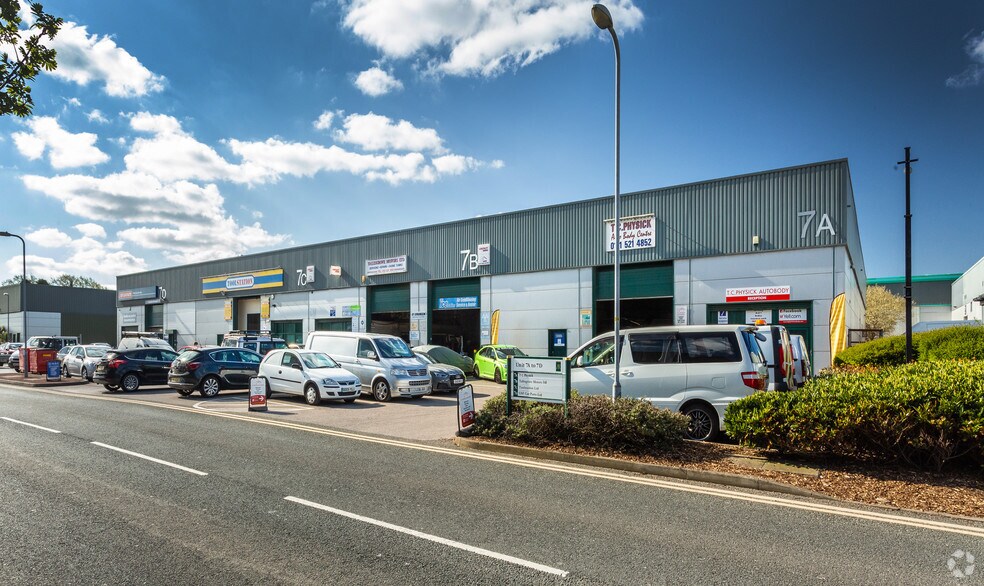 Topham Drive, Liverpool à louer - Photo du bâtiment - Image 2 de 2