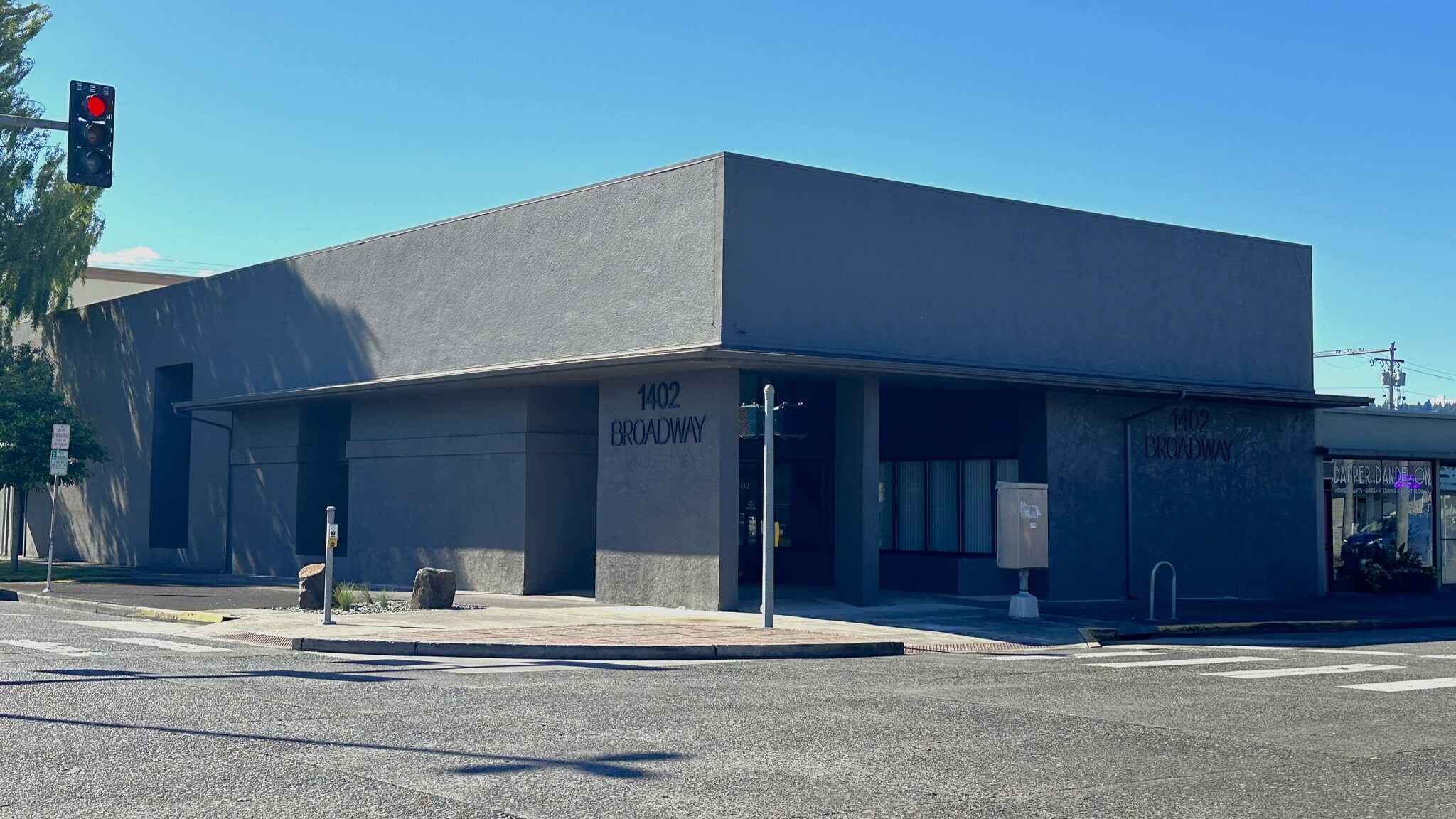 1402 Broadway St, Longview, WA for lease Primary Photo- Image 1 of 13