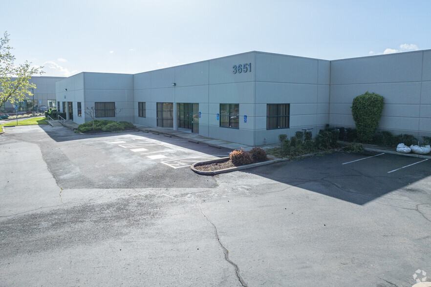 3651 Business Dr, Sacramento, CA for lease - Primary Photo - Image 1 of 23