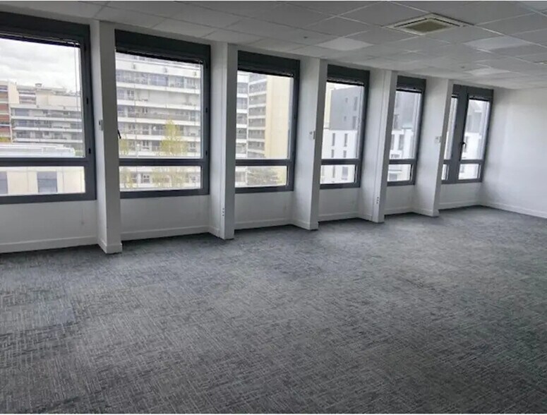 Bureau dans Boulogne-Billancourt à louer - Photo du bâtiment - Image 2 de 7