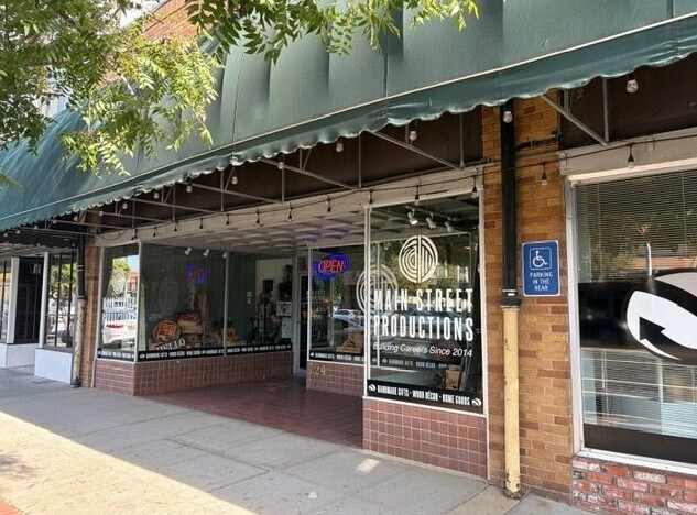 714-724 Main St, Red Bluff, CA à vendre - Photo du bâtiment - Image 1 de 7