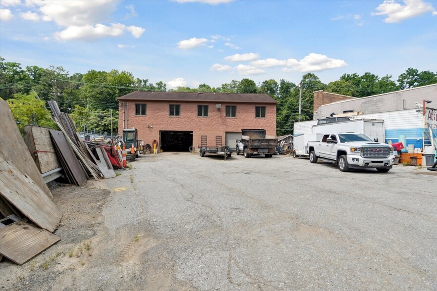 1641 Saw Mill Run Blvd, Pittsburgh, PA for sale - Building Photo - Image 3 of 42