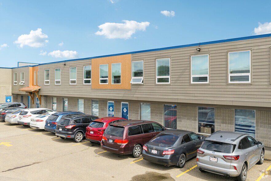 5711 103A St NW, Edmonton, AB à vendre - Photo principale - Image 2 de 3
