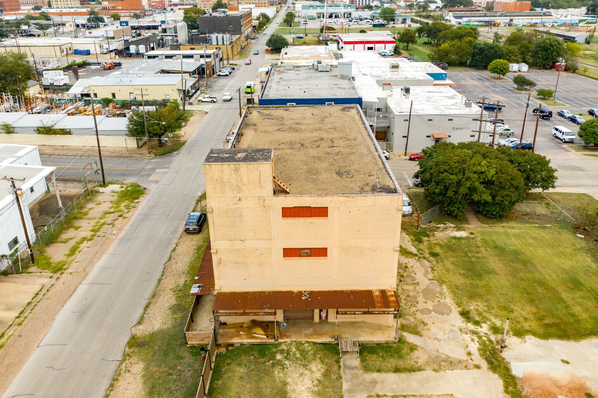 301 S 13th St, Waco, TX à vendre Photo du bâtiment- Image 1 de 8