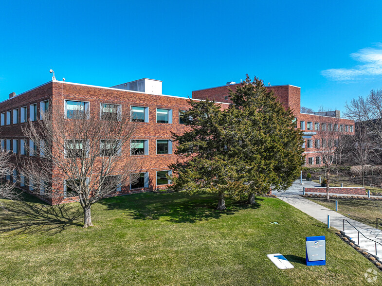 610 Lincoln St, Waltham, MA for lease - Primary Photo - Image 1 of 4