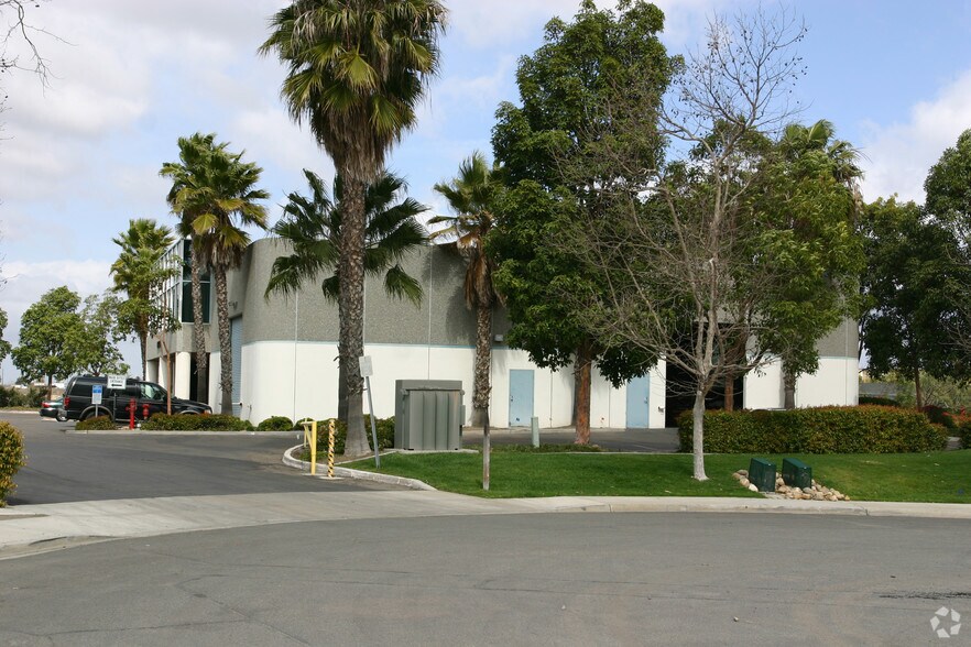 6540 Gateway Park Dr, San Diego, CA à louer - Photo du bâtiment - Image 2 de 4