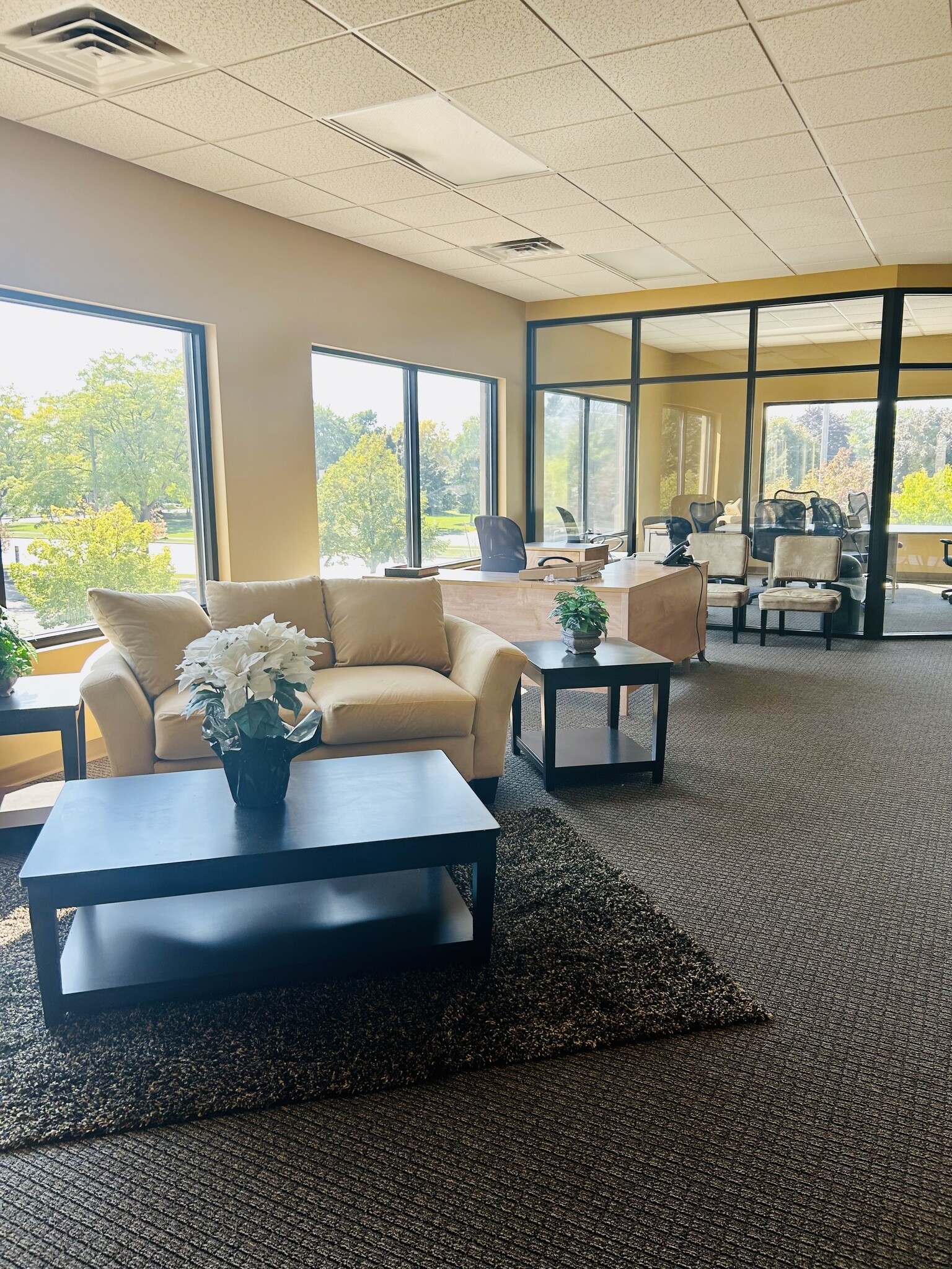 1526 S Commercial St, Neenah, WI for lease Interior Photo- Image 1 of 7