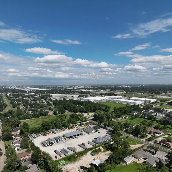 10660 Woodedge Dr, Houston, TX for sale - Primary Photo - Image 1 of 4