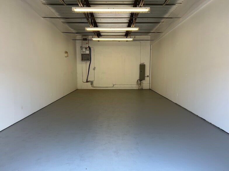 713 Commerce Way, Jupiter, FL for lease - Building Photo - Image 2 of 2