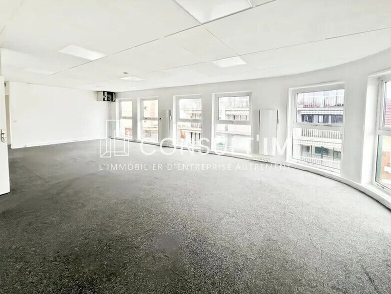 Office in Boulogne-Billancourt for lease - Interior Photo - Image 3 of 7