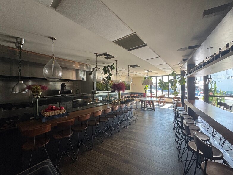 8479 Melrose Ave, West Hollywood, CA à louer - Photo intérieure - Image 3 de 6