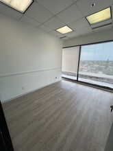 900 W 49th St, Hialeah, FL for lease Interior Photo- Image 2 of 4