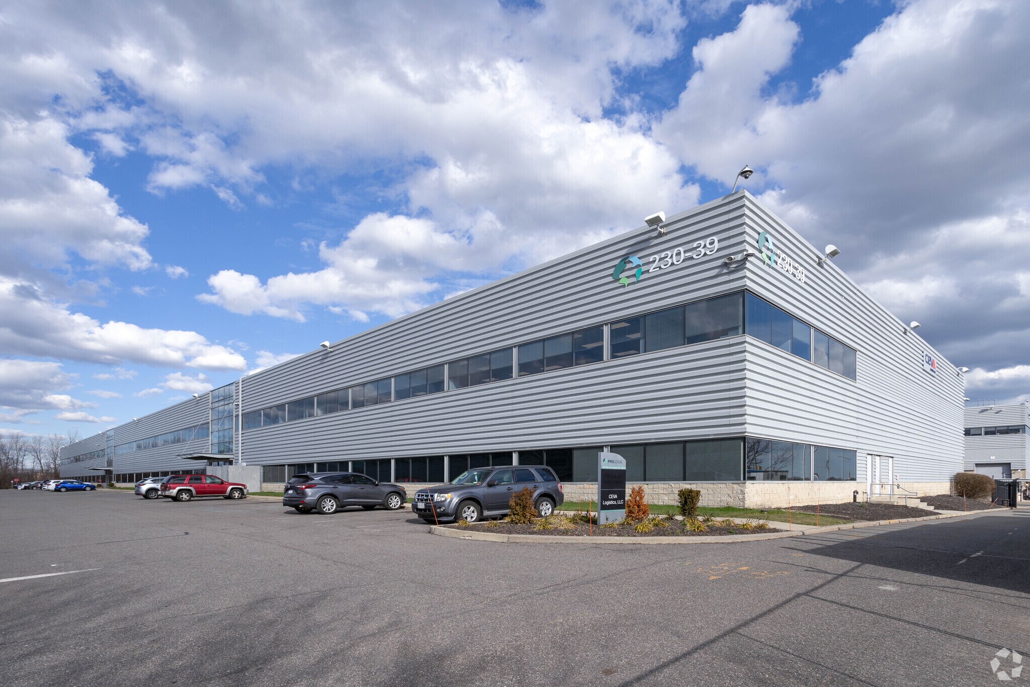 230-39 International Airport Ctr Blvd, Springfield Gardens, NY à louer Photo du bâtiment- Image 1 de 7