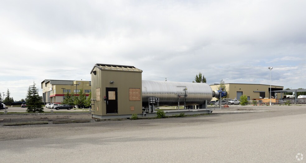 8824 Shepard Rd SE, Calgary, AB à vendre - Photo principale - Image 1 de 1