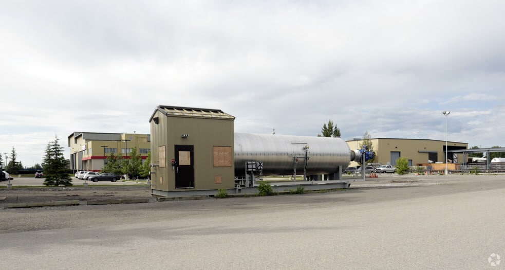 8824 Shepard Rd SE, Calgary, AB for sale - Primary Photo - Image 1 of 1