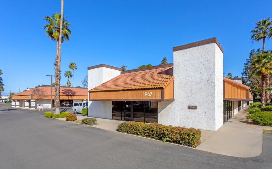 1981 N Gateway Blvd, Fresno, CA for lease - Building Photo - Image 2 of 12