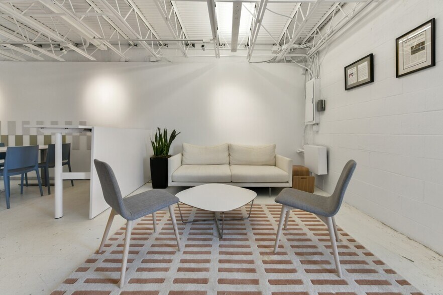 555 E 2nd St, South Boston, MA à louer - Photo intérieure - Image 3 de 25