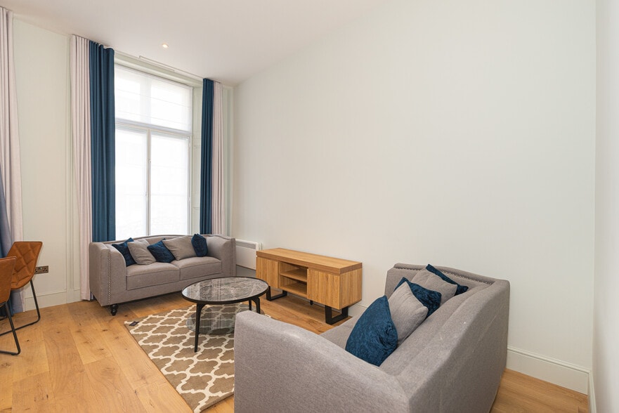 25,27 and 29 Westbourne Grove, W2 4UA portefeuille de 2 propriétés à vendre sur LoopNet.ca - Photo du bâtiment - Image 2 de 12