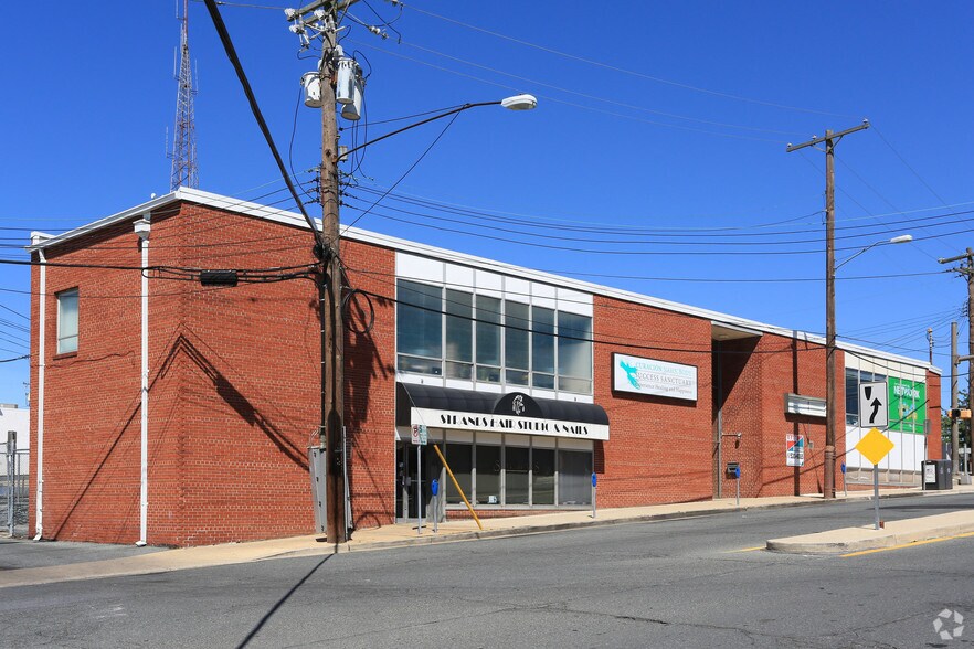 2600 University Blvd W, Silver Spring, MD à louer - Photo du bâtiment - Image 1 de 15