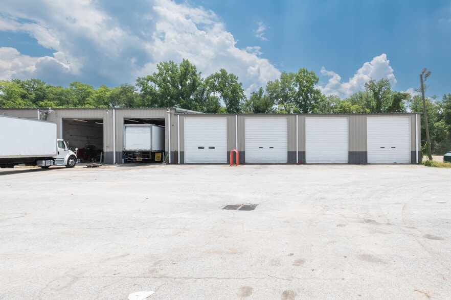 2647 Moreland Ave, Atlanta, GA for lease - Building Photo - Image 2 of 4
