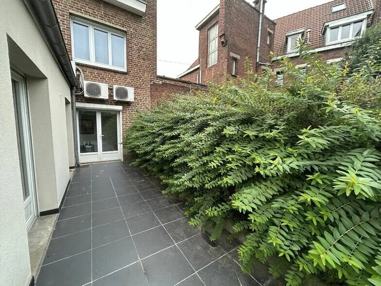 Commerce de détail dans VILLENEUVE-D'ASCQ à louer - Photo du bâtiment - Image 3 de 6