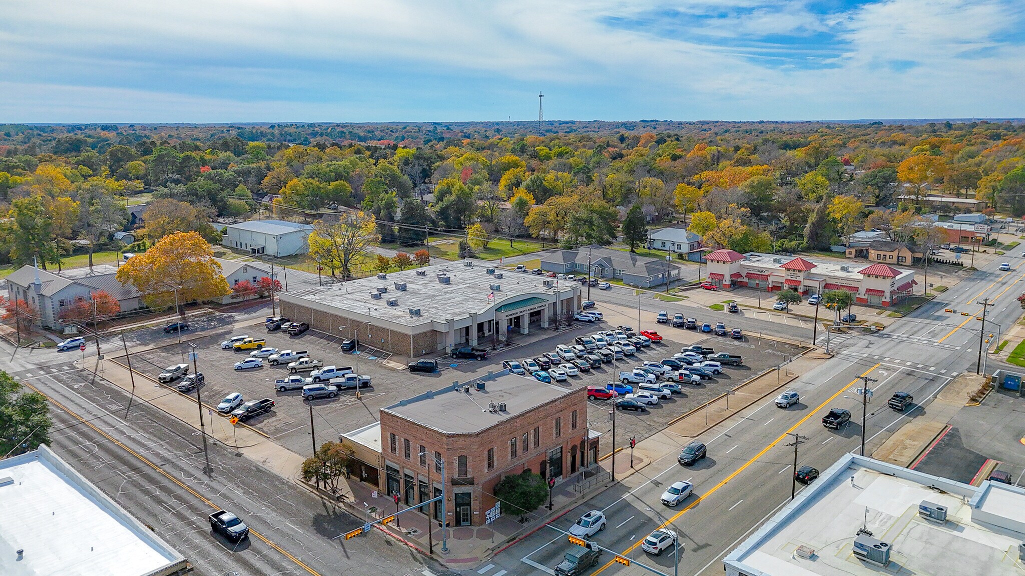 100 W Corsicana St, Athens, TX à vendre Photo du bâtiment- Image 1 de 50
