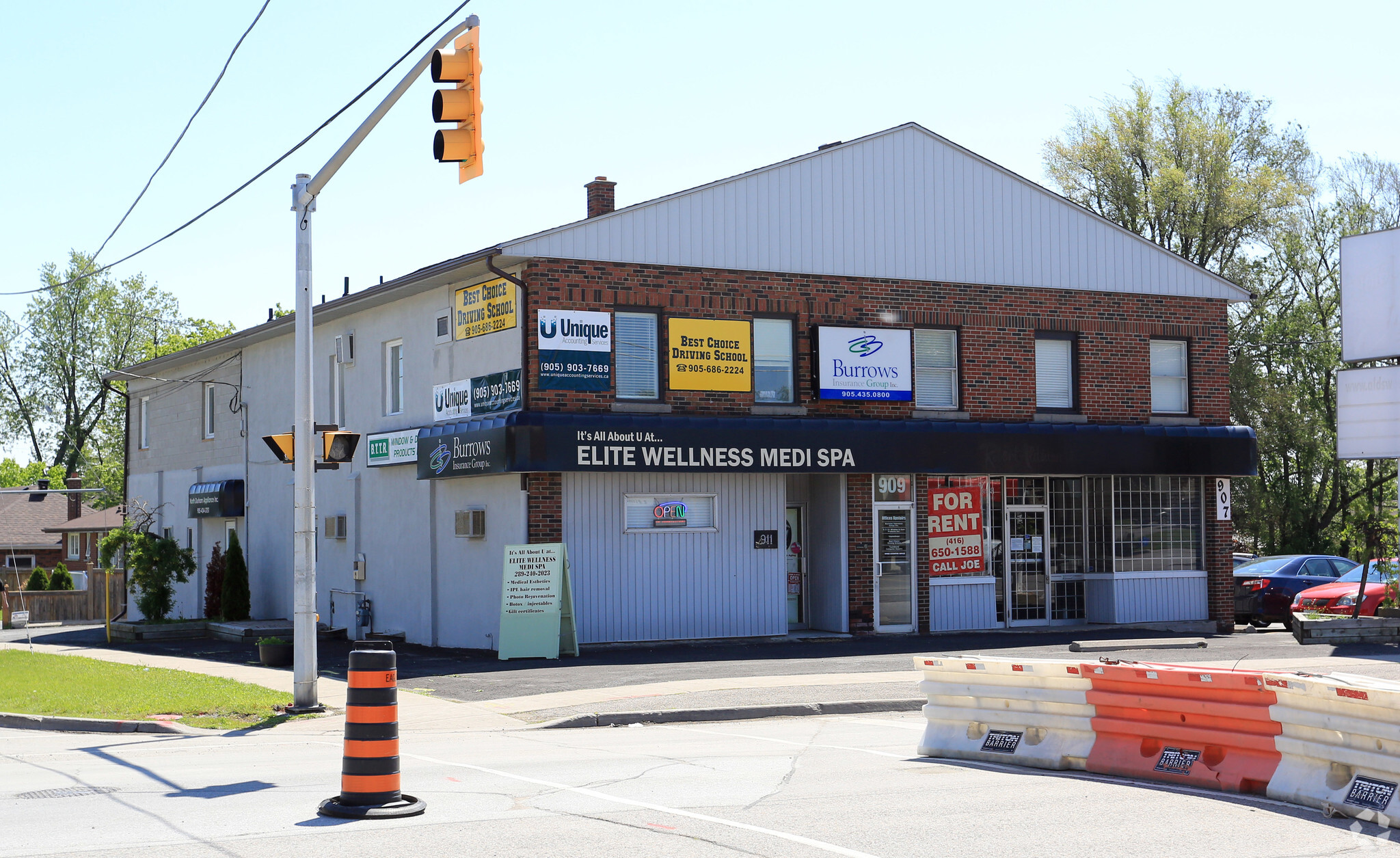 907-911 Simcoe St N, Oshawa, ON à louer Photo principale- Image 1 de 4