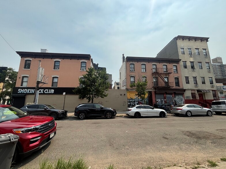 101 Graham Ave, Brooklyn, NY for sale - Building Photo - Image 2 of 2