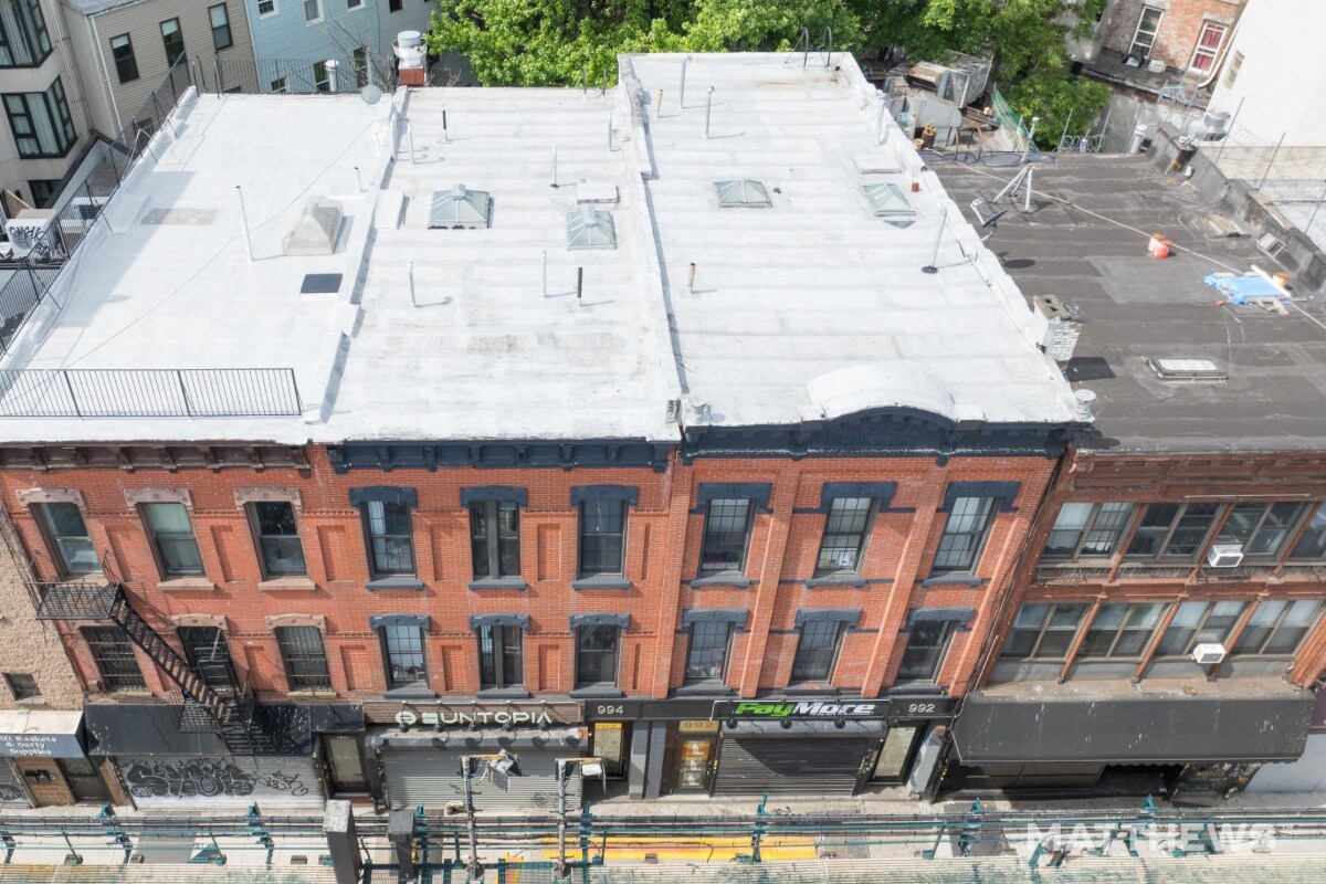 992 Broadway, Brooklyn, NY à vendre Photo du bâtiment- Image 1 de 4